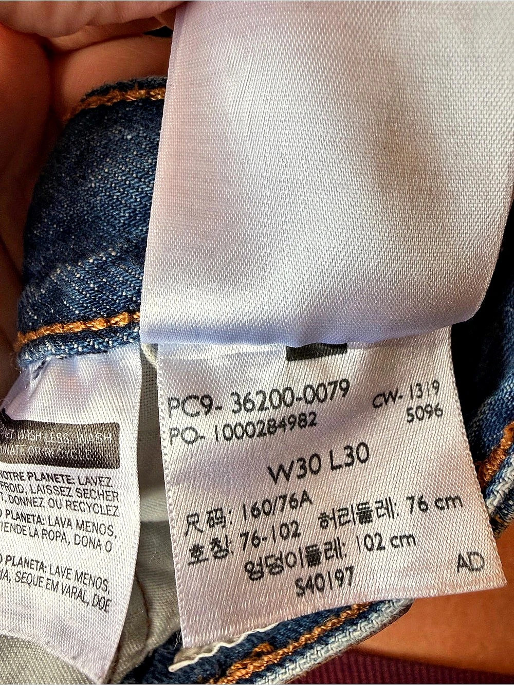 Levi's 501 Straight Leg Mom Jean Denim 100% Cotton Waist 30x30 S40197 - Picture 3 of 6